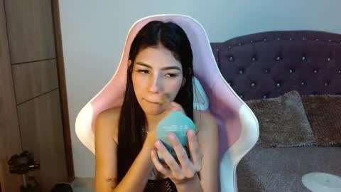 Hailey online show from March 7, 1:07 pm