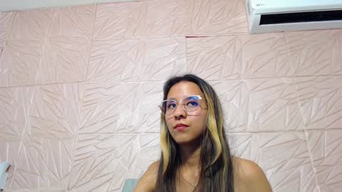 skinny_hottie18 online show from January 29, 11:04 pm