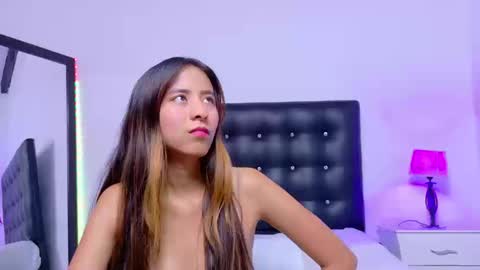 skinny_hottie18 online show from September 9, 1:43 pm