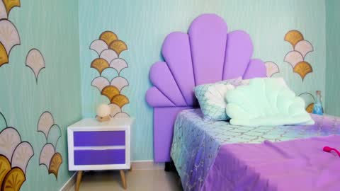   online show from January 17, 1:35 pm