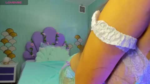   online show from February 1, 10:15 am