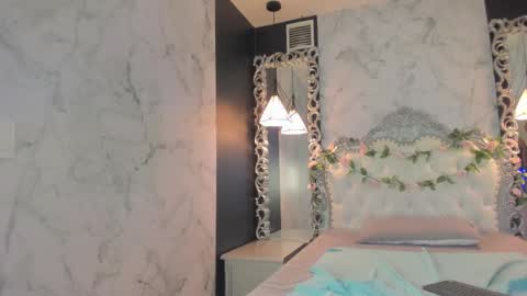   online show from February 24, 10:15 am