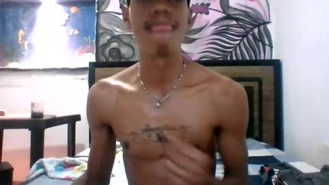 Snapshot of skinny_long_cock chatting on July 22, 8:44 pm Albert online show from July 22, 8:44 pm