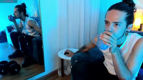 Mac online show from April 12, 2:33 pm