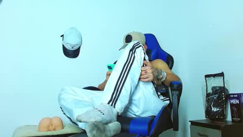 Snapshot of skinny_marked chatting on January 9, 12:25 am skinny marked online show from January 9, 12:25 am