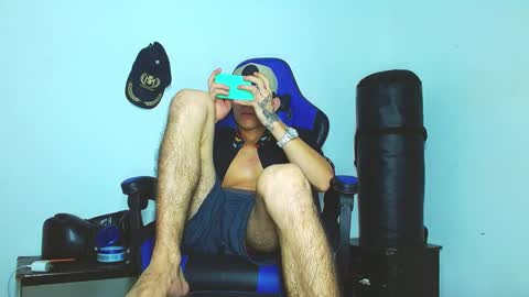 Snapshot of skinny_marked chatting on January 20, 2:11 am skinny marked online show from January 20, 2:11 am