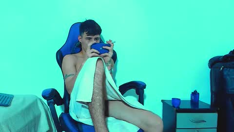 Snapshot of skinny_marked chatting on November 3, 10:42 pm skinny marked online show from November 3, 10:42 pm