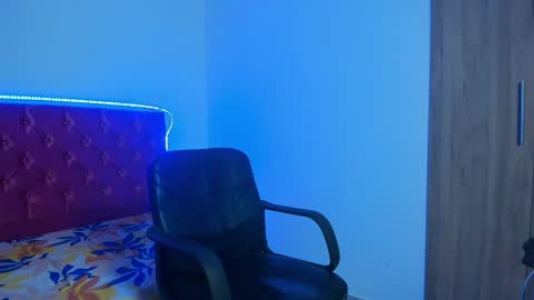 sam online show from April 11, 4:50 am