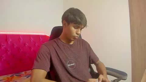 Snapshot of skinny_sam23 chatting on April 22, 3:53 am sam online show from April 22, 3:53 am