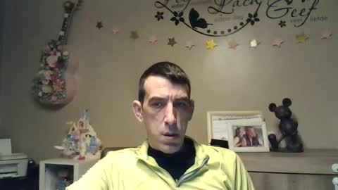 Snapshot of skinnybigcock2 chatting on March 17, 3:33 am SkinnyBigCock2 online show from March 17, 3:33 am