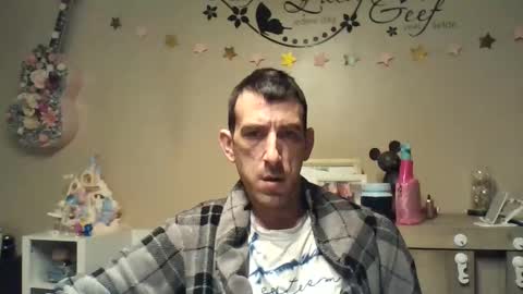 Snapshot of skinnybigcock2 chatting on March 21, 3:44 am SkinnyBigCock2 online show from March 21, 3:44 am