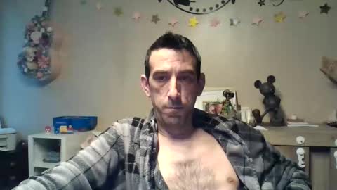 Snapshot of skinnybigcock2 chatting on April 25, 5:21 am SkinnyBigCock2 online show from April 25, 5:21 am