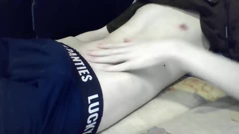 Snapshot of skinnycuteman chatting on May 31, 3:15 am skinnycuteb0y online show from May 31, 3:15 am