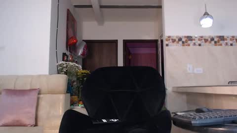 Snapshot of skinnyflak7 chatting on October 5, 6:56 am jesica online show from October 5, 6:56 am