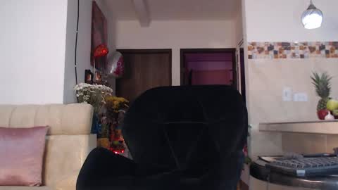 Snapshot of skinnyflak7 chatting on October 8, 8:01 am jesica online show from October 8, 8:01 am