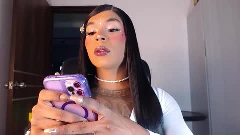 Snapshot of skinnyflak7 chatting on October 11, 8:24 am jesica online show from October 11, 8:24 am