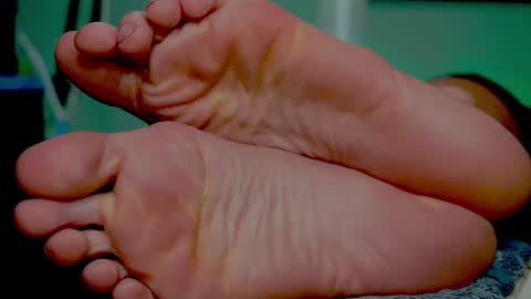 Snapshot of skinnygirl019 chatting on February 20, 3:34 am GoddessSkinny online show from February 20, 3:34 am