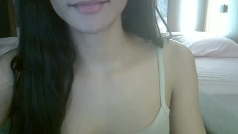 skinnykittencam online show from March 31, 4:57 am