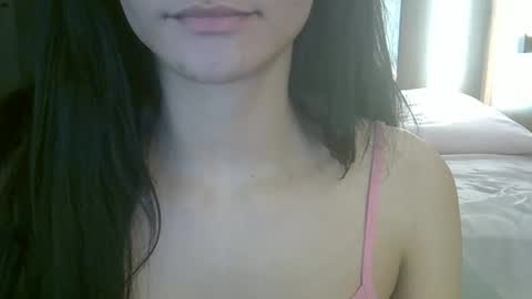 skinnykittencam online show from April 18, 3:43 am