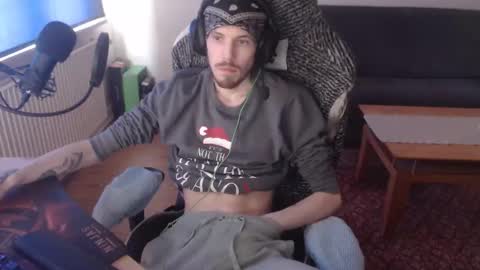 skinnylongd95 online show from March 17, 1:25 pm