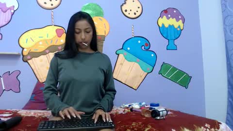 Snapshot of skinnysexzara18 chatting on March 10, 1:43 am zarfa online show from March 10, 1:43 am