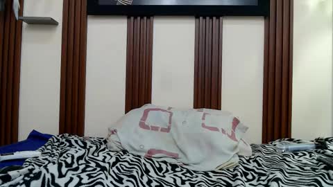 sofia online show from December 16, 1:43 am