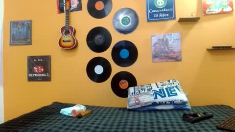 Snapshot of skinnyverus18 chatting on November 1, 7:38 pm VERUS online show from November 1, 7:38 pm