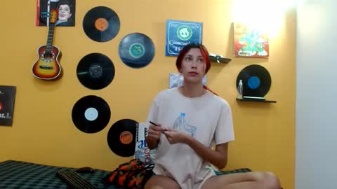 Snapshot of skinnyverus18 chatting on November 19, 7:03 pm VERUS online show from November 19, 7:03 pm