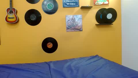 Snapshot of skinnyverus18 chatting on December 14, 7:07 pm VERUS online show from December 14, 7:07 pm