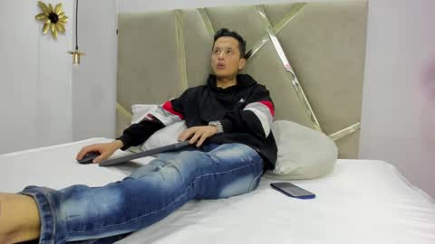 SkinnyZeth online show from October 1, 4:51 am