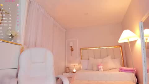 Snapshot of skinoffire__ chatting on July 2, 3:23 am Leah online show from July 2, 3:23 am