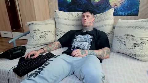 skirlingod online show from September 10, 5:18 am