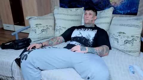 skirlingod online show from September 12, 4:45 am