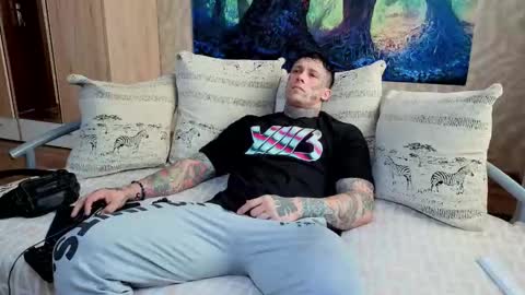 skirlingod online show from September 13, 5:18 am