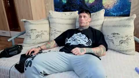 skirlingod online show from September 14, 4:44 am