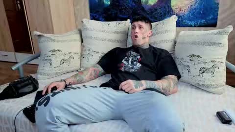 skirlingod online show from September 15, 6:13 am