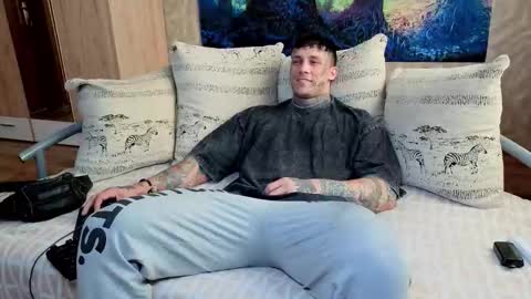 skirlingod online show from September 17, 4:58 am