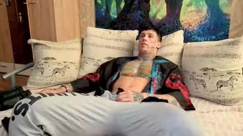 skirlingod online show from October 1, 5:02 am