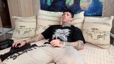 skirlingod online show from October 12, 5:06 am