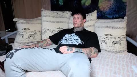 skirlingod online show from October 14, 5:08 am