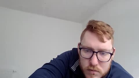 Snapshot of sklave_s chatting on March 3, 2:04 pm sklave_s online show from March 3, 2:04 pm