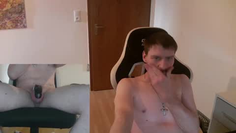 Snapshot of sklavedominic1989 chatting on February 21, 1:44 pm sklavedominic1989 online show from February 21, 1:44 pm