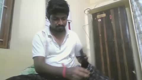 Snapshot of sklavepappu143 chatting on April 28, 11:15 am Indianslut1431 online show from April 28, 11:15 am