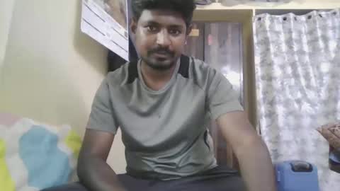 Snapshot of sklavepappu143 chatting on May 22, 10:10 am Indianslut1431 online show from May 22, 10:10 am