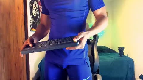 Snapshot of skull_prospect chatting on January 24, 11:15 am Liam Vokov online show from January 24, 11:15 am