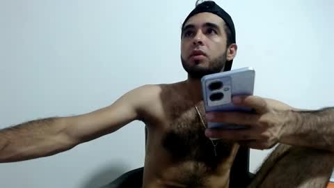 Snapshot of skulldark96 chatting on November 2, 5:43 am Noah Mood online show from November 2, 5:43 am