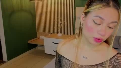 Snapshot of sky_collinss chatting on October 9, 7:45 pm Sky online show from October 9, 7:45 pm