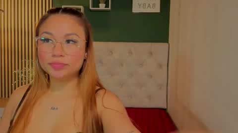 Snapshot of sky_collinss chatting on October 17, 8:00 pm Sky online show from October 17, 8:00 pm
