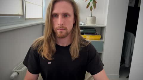 sky_guy25 online show from November 29, 10:29 am