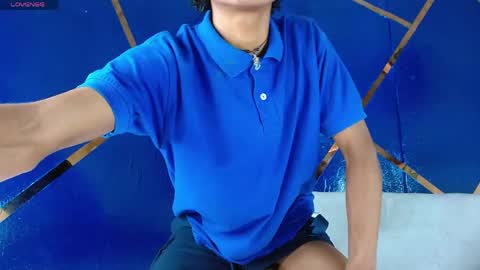Snapshot of sky_walkerss chatting on May 1, 5:17 pm sky_walkerss online show from May 1, 5:17 pm